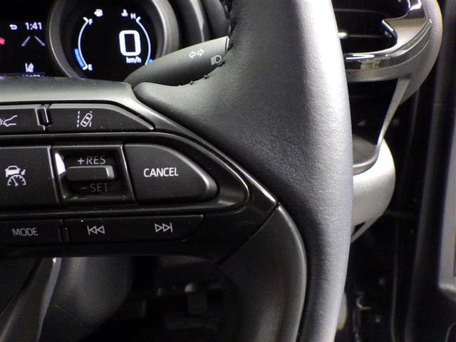 ヤリスクロス ハイブリッドＧ　フルセグ　ＤＶＤ再生　ミュージックプレイヤー接続可　バックカメラ　衝突被害軽減システム　ＥＴＣ　ワンオーナー　盗難防止装置　アルミホイール　ＣＤ　スマートキー　オートクルーズコントロール　フル装備（17枚目）