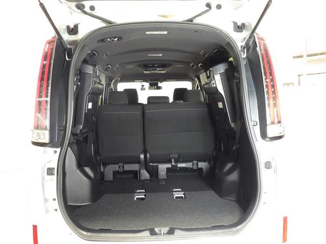 ノア Ｇ　フルセグ　メモリーナビ　ＤＶＤ再生　後席モニター　バックカメラ　衝突被害軽減システム　ＥＴＣ　両側電動スライド　ＬＥＤヘッドランプ　ウオークスルー　乗車定員７人　３列シート　アイドリングストップ　ＣＤ（29枚目）