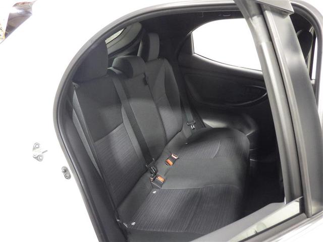 ヤリス ハイブリッドＺ　メモリーナビ　ミュージックプレイヤー接続可　バックカメラ　衝突被害軽減システム　ＥＴＣ　ＬＥＤヘッドランプ　ワンオーナー　盗難防止装置　スマートキー　オートクルーズコントロール　フル装備　エアバッグ（24枚目）