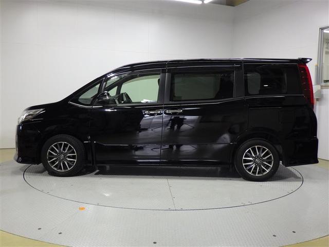 ノア Si フルセグ HDDナビ DVD再生 後席モニター バックカメラ ETC 電動スライドドア LEDヘッドランプ ウオークスルー 乗車定員7人 3列シート フルエアロ アイドリングストップ 盗難防止装置(2枚目)