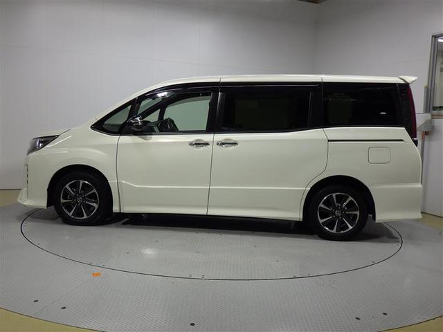 ノア Ｓｉ　ダブルバイビーＩＩＩ　フルセグ　メモリーナビ　ＤＶＤ再生　後席モニター　バックカメラ　衝突被害軽減システム　ＥＴＣ　両側電動スライド　ＬＥＤヘッドランプ　ウオークスルー　乗車定員８人　３列シート　ワンオーナー　フルエアロ（2枚目）