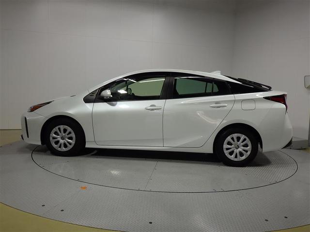 プリウス Ｓ　メモリーナビ　ミュージックプレイヤー接続可　バックカメラ　衝突被害軽減システム　ＥＴＣ　ＬＥＤヘッドランプ　ワンオーナー　盗難防止装置　アルミホイール　スマートキー　オートクルーズコントロール（2枚目）