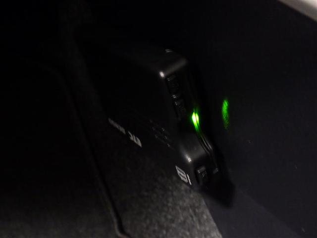 カローラフィールダー ハイブリッド　ＥＸ　メモリーナビ　バックカメラ　衝突被害軽減システム　ＥＴＣ　ドラレコ　盗難防止装置　スマートキー　フル装備　エアバッグ　横滑り防止機能　ハイブリッド（17枚目）