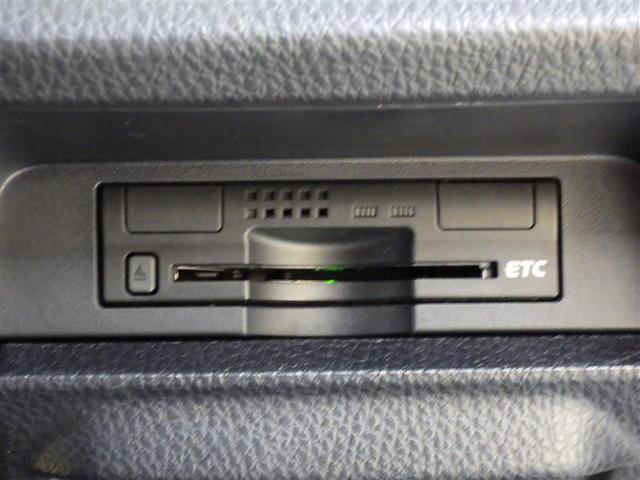 ノア Ｇ　フルセグ　メモリーナビ　ＤＶＤ再生　バックカメラ　ＥＴＣ　電動スライドドア　ＬＥＤヘッドランプ　ウオークスルー　乗車定員７人　３列シート　アイドリングストップ　盗難防止装置　アルミホイール　ＣＤ（22枚目）