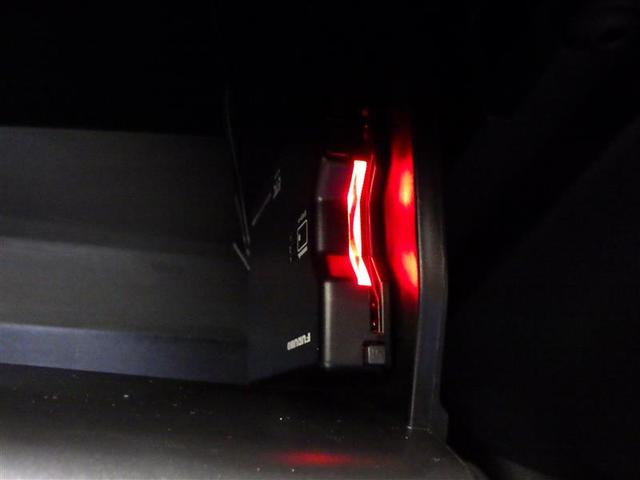 プリウス SセーフティプラスII ワンセグ メモリーナビ DVD再生 バックカメラ 衝突被害軽減システム ETC LEDヘッドランプ 盗難防止装置 アルミホイール CD スマートキー オートクルーズコントロール フル装備 エアバッグ(19枚目)