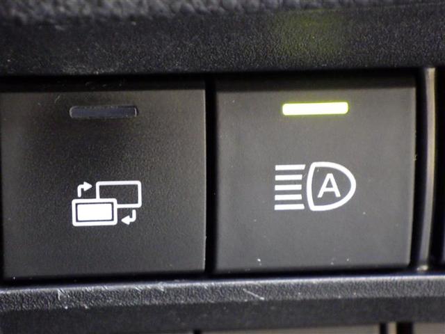 ノア ハイブリッドＳ－Ｚ　フルセグ　メモリーナビ　ＤＶＤ再生　ミュージックプレイヤー接続可　後席モニター　バックカメラ　衝突被害軽減システム　ＥＴＣ　ドラレコ　両側電動スライド　ＬＥＤヘッドランプ　乗車定員７人　３列シート（17枚目）