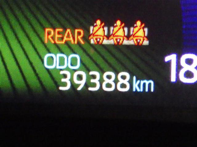 カローラツーリング ハイブリッド　ダブルバイビー５０ミリオンエディション　フルセグ　メモリーナビ　ミュージックプレイヤー接続可　バックカメラ　衝突被害軽減システム　ＥＴＣ　ＬＥＤヘッドランプ　ワンオーナー　盗難防止装置　アルミホイール　スマートキー　フル装備　エアバッグ（7枚目）