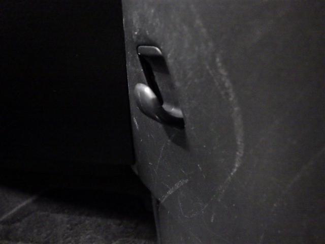 ルーミー カスタムＧ　Ｓ　フルセグ　メモリーナビ　ＤＶＤ再生　バックカメラ　衝突被害軽減システム　ＥＴＣ　両側電動スライド　ＬＥＤヘッドランプ　ウオークスルー　アイドリングストップ　盗難防止装置　アルミホイール　ＣＤ　フル装備（13枚目）