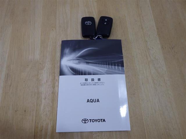アクア Ｓスタイルブラック　フルセグ　メモリーナビ　ＤＶＤ再生　バックカメラ　衝突被害軽減システム　ＥＴＣ　盗難防止装置　アルミホイール　ＣＤ　スマートキー　フル装備　エアバッグ　横滑り防止機能　ハイブリッド（28枚目）