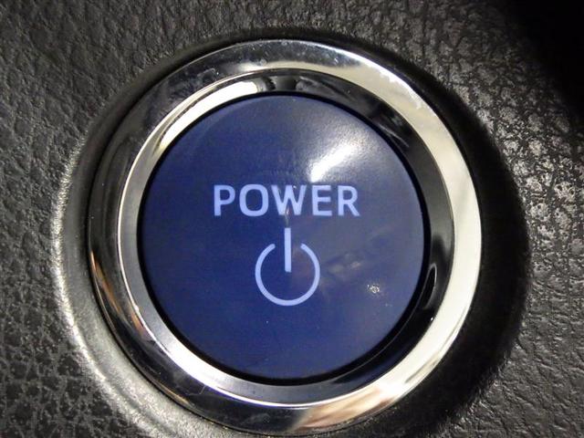 カムリ G フルセグ メモリーナビ DVD再生 バックカメラ 衝突被害軽減システム ETC LEDヘッドランプ 盗難防止装置 アルミホイール CD スマートキー オートクルーズコントロール フル装備 エアバッグ(17枚目)