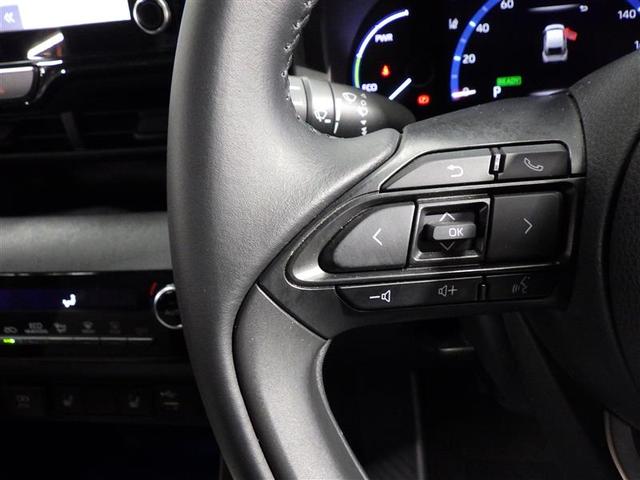 ヤリスクロス ハイブリッドZ メモリーナビ ミュージックプレイヤー接続可 バックカメラ 衝突被害軽減システム ETC LEDヘッドランプ ワンオーナー 盗難防止装置 アルミホイール 電動シート スマートキー フル装備 エアバッグ(17枚目)