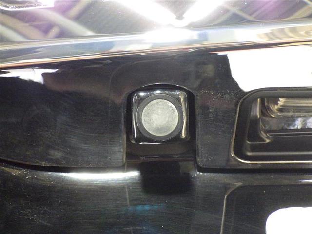 ノア Ｓｉ　フルセグ　メモリーナビ　ＤＶＤ再生　後席モニター　バックカメラ　衝突被害軽減システム　ＥＴＣ　両側電動スライド　ＬＥＤヘッドランプ　ウオークスルー　乗車定員８人　３列シート　ワンオーナー　フルエアロ（4枚目）