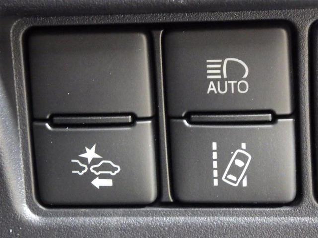 ノア Ｓｉ　フルセグ　メモリーナビ　ＤＶＤ再生　後席モニター　バックカメラ　衝突被害軽減システム　ＥＴＣ　両側電動スライド　ＬＥＤヘッドランプ　ウオークスルー　乗車定員８人　３列シート　ワンオーナー　フルエアロ（20枚目）