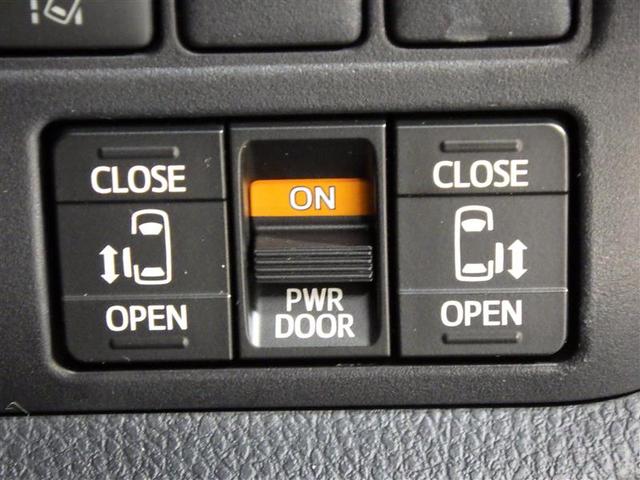 ノア Ｓｉ　フルセグ　メモリーナビ　ＤＶＤ再生　後席モニター　バックカメラ　衝突被害軽減システム　ＥＴＣ　両側電動スライド　ＬＥＤヘッドランプ　ウオークスルー　乗車定員８人　３列シート　ワンオーナー　フルエアロ（21枚目）