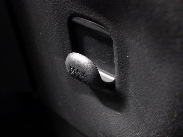 ムーヴ カスタム　ＲＳ　ハイパーリミテッドＳＡＩＩＩ　フルセグ　メモリーナビ　ＤＶＤ再生　バックカメラ　衝突被害軽減システム　ＬＥＤヘッドランプ　フルエアロ　アイドリングストップ　盗難防止装置　アルミホイール　ベンチシート　ＣＤ　スマートキー　フル装備（14枚目）