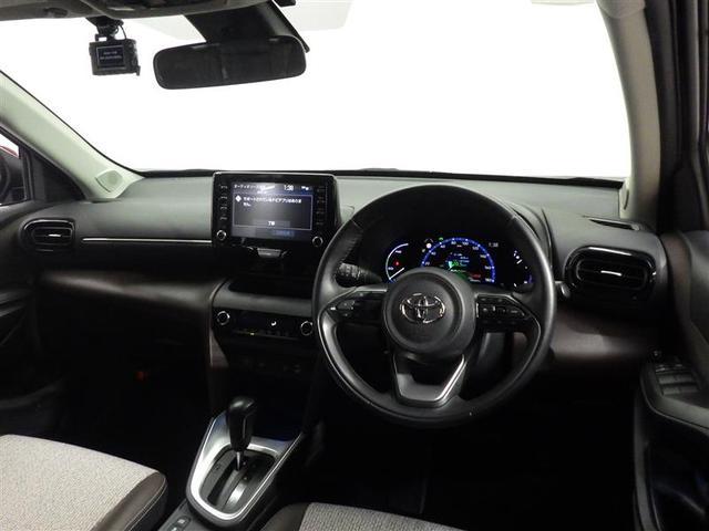 ヤリスクロス ハイブリッドＺ　ミュージックプレイヤー接続可　バックカメラ　衝突被害軽減システム　ＥＴＣ　ＬＥＤヘッドランプ　ワンオーナー　盗難防止装置　アルミホイール　電動シート　スマートキー　オートクルーズコントロール　フル装備（5枚目）