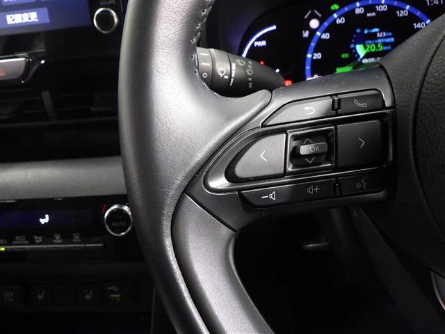 ヤリスクロス ハイブリッドＺ　ミュージックプレイヤー接続可　バックカメラ　衝突被害軽減システム　ＥＴＣ　ＬＥＤヘッドランプ　ワンオーナー　盗難防止装置　アルミホイール　電動シート　スマートキー　オートクルーズコントロール　フル装備（17枚目）