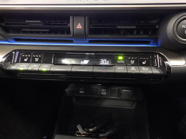 プリウス Ｚ　サンルーフ　フルセグ　メモリーナビ　ミュージックプレイヤー接続可　バックカメラ　衝突被害軽減システム　ＥＴＣ　ドラレコ　ＬＥＤヘッドランプ　ワンオーナー　盗難防止装置　アルミホイール　電動シート（11枚目）