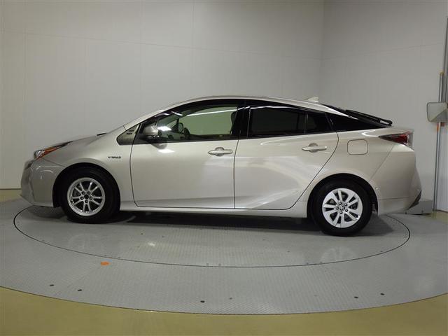 プリウス Ｓセーフティプラス　ワンセグ　メモリーナビ　ＤＶＤ再生　バックカメラ　衝突被害軽減システム　ＥＴＣ　ＬＥＤヘッドランプ　盗難防止装置　アルミホイール　ＣＤ　スマートキー　オートクルーズコントロール　フル装備　エアバッグ（2枚目）