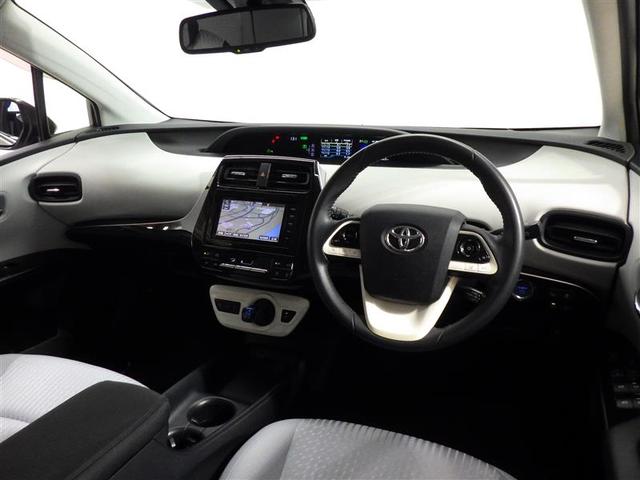 プリウス Ｓセーフティプラス　ワンセグ　メモリーナビ　ＤＶＤ再生　バックカメラ　衝突被害軽減システム　ＥＴＣ　ＬＥＤヘッドランプ　盗難防止装置　アルミホイール　ＣＤ　スマートキー　オートクルーズコントロール　フル装備　エアバッグ（5枚目）