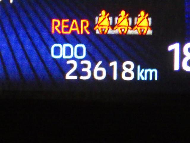 カローラクロス ハイブリッド　Ｚ　ＤＶＤ再生　ミュージックプレイヤー接続可　バックカメラ　衝突被害軽減システム　ＥＴＣ　ドラレコ　ＬＥＤヘッドランプ　ワンオーナー　フルエアロ　盗難防止装置　アルミホイール　ＣＤ　電動シート　フル装備（7枚目）