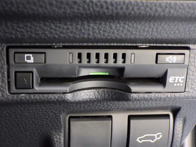 カローラクロス ハイブリッド　Ｚ　ＤＶＤ再生　ミュージックプレイヤー接続可　バックカメラ　衝突被害軽減システム　ＥＴＣ　ドラレコ　ＬＥＤヘッドランプ　ワンオーナー　フルエアロ　盗難防止装置　アルミホイール　ＣＤ　電動シート　フル装備（21枚目）