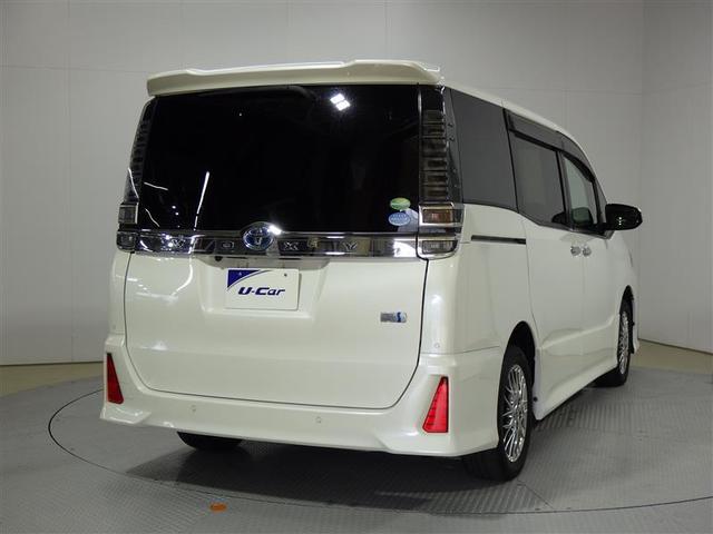 ヴォクシー ハイブリッドＺＳ　煌ＩＩＩ　フルセグ　メモリーナビ　ＤＶＤ再生　後席モニター　バックカメラ　衝突被害軽減システム　ＥＴＣ　両側電動スライド　ＬＥＤヘッドランプ　乗車定員７人　３列シート　ワンオーナー　フルエアロ　盗難防止装置（3枚目）