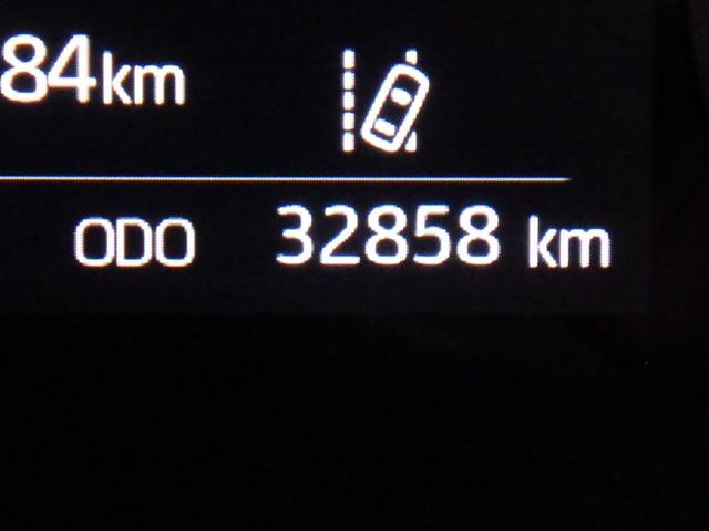 ヤリス ハイブリッドＧ　フルセグ　ミュージックプレイヤー接続可　バックカメラ　衝突被害軽減システム　ＥＴＣ　ワンオーナー　盗難防止装置　スマートキー　オートクルーズコントロール　フル装備　エアバッグ　横滑り防止機能（7枚目）