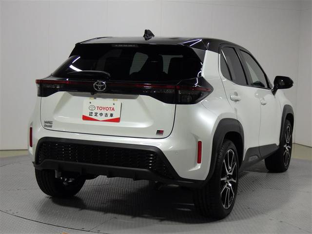 ヤリスクロス ハイブリッド　ＧＲスポーツ　フルセグ　ミュージックプレイヤー接続可　バックカメラ　衝突被害軽減システム　ＥＴＣ　ドラレコ　ＬＥＤヘッドランプ　ワンオーナー　盗難防止装置　アルミホイール　スマートキー　オートクルーズコントロール（3枚目）