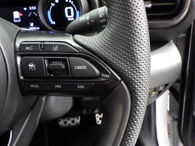 ヤリスクロス ハイブリッド　ＧＲスポーツ　フルセグ　ミュージックプレイヤー接続可　バックカメラ　衝突被害軽減システム　ＥＴＣ　ドラレコ　ＬＥＤヘッドランプ　ワンオーナー　盗難防止装置　アルミホイール　スマートキー　オートクルーズコントロール（17枚目）