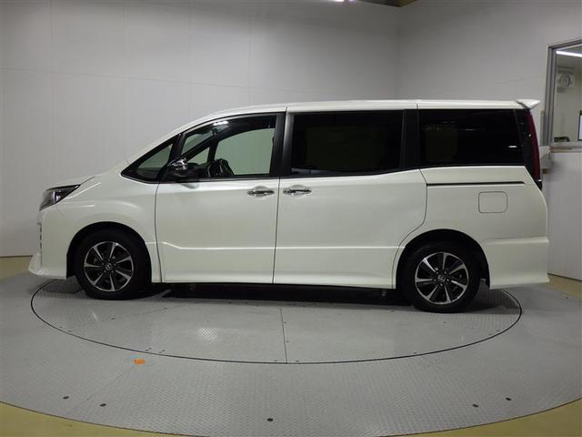 ノア Ｓｉ　ダブルバイビーＩＩＩ　フルセグ　メモリーナビ　ＤＶＤ再生　後席モニター　バックカメラ　衝突被害軽減システム　ＥＴＣ　ドラレコ　両側電動スライド　ＬＥＤヘッドランプ　ウオークスルー　乗車定員７人　３列シート　ワンオーナー（2枚目）