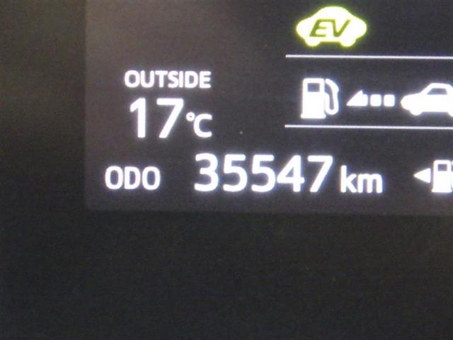 シエンタ ハイブリッドＧ　クエロ　フルセグ　メモリーナビ　ＤＶＤ再生　バックカメラ　衝突被害軽減システム　ＥＴＣ　ＬＥＤヘッドランプ　ウオークスルー　乗車定員７人　３列シート　ワンオーナー　盗難防止装置　ＣＤ　スマートキー　フル装備（7枚目）