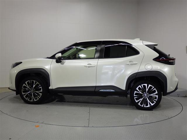 ヤリスクロス ハイブリッドＺ　フルセグ　ミュージックプレイヤー接続可　バックカメラ　衝突被害軽減システム　ＥＴＣ　ＬＥＤヘッドランプ　ワンオーナー　盗難防止装置　アルミホイール　電動シート　スマートキー　オートクルーズコントロール（2枚目）