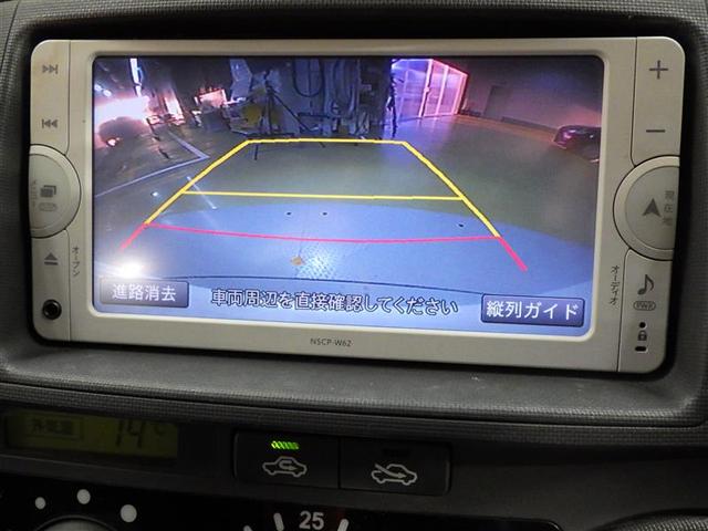 シエンタ ＤＩＣＥリミテッド　ワンセグ　メモリーナビ　バックカメラ　電動スライドドア　ＨＩＤヘッドライト　３列シート　ＣＤ　フル装備　エアバッグ（9枚目）