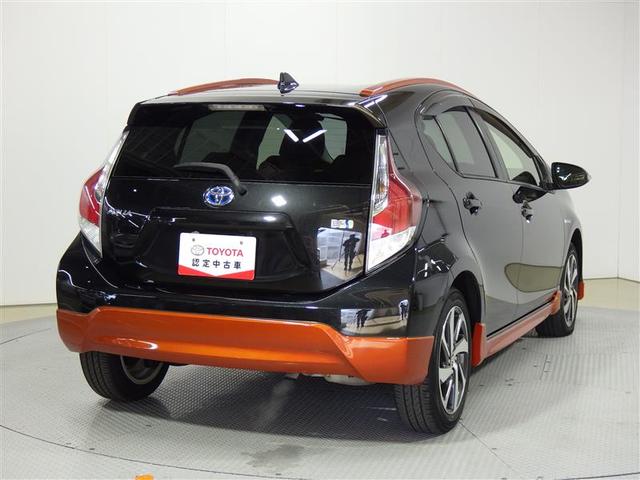 アクア Ｘ－アーバン　ワンセグ　メモリーナビ　バックカメラ　ＥＴＣ　ＬＥＤヘッドランプ　フルエアロ　盗難防止装置　アルミホイール　ＣＤ　スマートキー　ハーフレザー　フル装備　エアバッグ　横滑り防止機能　ハイブリッド（3枚目）