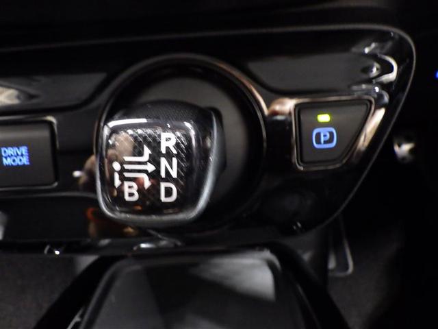 プリウスＰＨＶ Ｓ　ＧＲスポーツ　フルセグ　メモリーナビ　ＤＶＤ再生　バックカメラ　衝突被害軽減システム　ＥＴＣ　ドラレコ　ＬＥＤヘッドランプ　ワンオーナー　盗難防止装置　アルミホイール　ＣＤ　スマートキー　オートクルーズコントロール（13枚目）