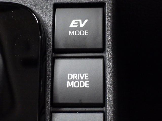 シエンタ ハイブリッドＺ　フルセグ　メモリーナビ　ＤＶＤ再生　ミュージックプレイヤー接続可　バックカメラ　衝突被害軽減システム　ＥＴＣ　ドラレコ　両側電動スライド　ＬＥＤヘッドランプ　ウオークスルー　乗車定員７人　３列シート（16枚目）