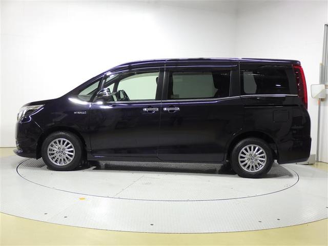 エスクァイア ハイブリッドＧｉ　ブラックテーラード　フルセグ　メモリーナビ　ＤＶＤ再生　バックカメラ　衝突被害軽減システム　ＥＴＣ　両側電動スライド　ＨＩＤヘッドライト　ウオークスルー　乗車定員７人　３列シート　盗難防止装置　アルミホイール　ＣＤ（2枚目）