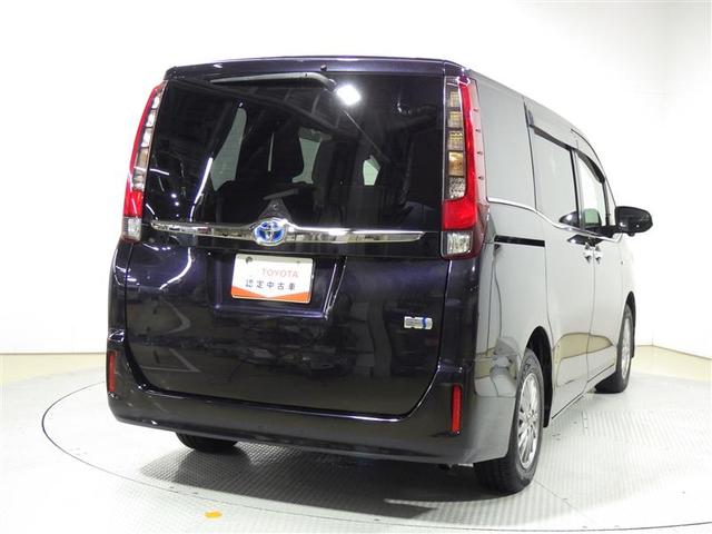 エスクァイア ハイブリッドＧｉ　ブラックテーラード　フルセグ　メモリーナビ　ＤＶＤ再生　バックカメラ　衝突被害軽減システム　ＥＴＣ　両側電動スライド　ＨＩＤヘッドライト　ウオークスルー　乗車定員７人　３列シート　盗難防止装置　アルミホイール　ＣＤ（3枚目）