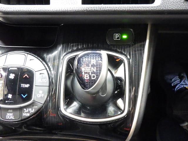 エスクァイア ハイブリッドＧｉ　ブラックテーラード　フルセグ　メモリーナビ　ＤＶＤ再生　バックカメラ　衝突被害軽減システム　ＥＴＣ　両側電動スライド　ＨＩＤヘッドライト　ウオークスルー　乗車定員７人　３列シート　盗難防止装置　アルミホイール　ＣＤ（14枚目）