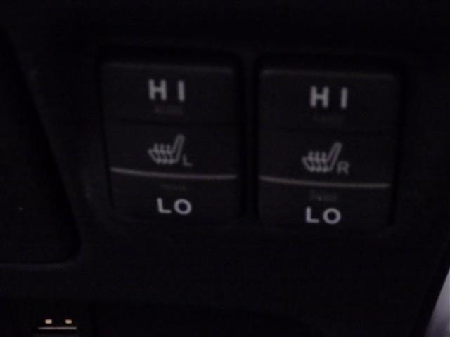 エスクァイア ハイブリッドＧｉ　ブラックテーラード　フルセグ　メモリーナビ　ＤＶＤ再生　バックカメラ　衝突被害軽減システム　ＥＴＣ　両側電動スライド　ＨＩＤヘッドライト　ウオークスルー　乗車定員７人　３列シート　盗難防止装置　アルミホイール　ＣＤ（15枚目）