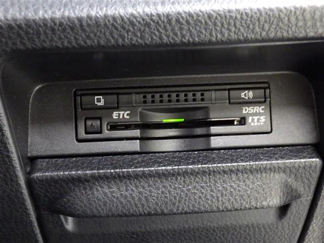 エスクァイア ハイブリッドＧｉ　ブラックテーラード　フルセグ　メモリーナビ　ＤＶＤ再生　バックカメラ　衝突被害軽減システム　ＥＴＣ　両側電動スライド　ＨＩＤヘッドライト　ウオークスルー　乗車定員７人　３列シート　盗難防止装置　アルミホイール　ＣＤ（24枚目）