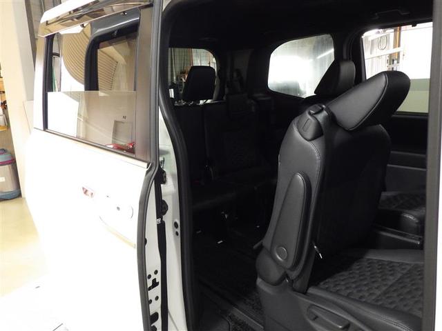 ヴォクシー ハイブリッドＳ－Ｚ　フルセグ　メモリーナビ　ＤＶＤ再生　ミュージックプレイヤー接続可　後席モニター　バックカメラ　衝突被害軽減システム　ＥＴＣ　両側電動スライド　ＬＥＤヘッドランプ　乗車定員７人　３列シート　ワンオーナー（25枚目）