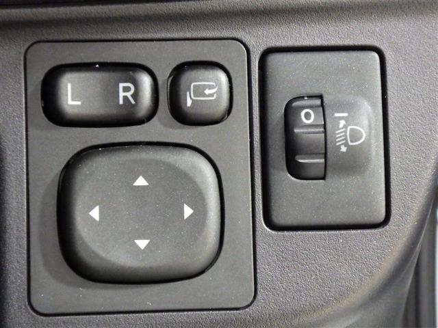 アクア Ｓスタイルブラック　フルセグ　メモリーナビ　ＤＶＤ再生　バックカメラ　衝突被害軽減システム　ＥＴＣ　ワンオーナー　盗難防止装置　ＣＤ　スマートキー　フル装備　エアバッグ　横滑り防止機能　ハイブリッド（18枚目）