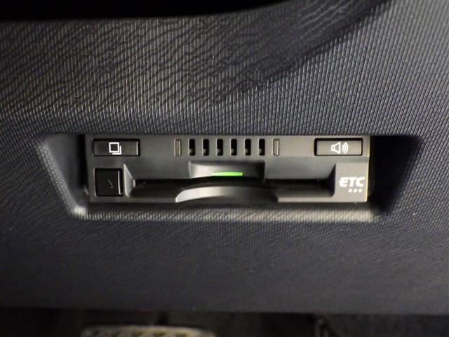 アクア Ｓスタイルブラック　フルセグ　メモリーナビ　ＤＶＤ再生　バックカメラ　衝突被害軽減システム　ＥＴＣ　ワンオーナー　盗難防止装置　ＣＤ　スマートキー　フル装備　エアバッグ　横滑り防止機能　ハイブリッド（20枚目）