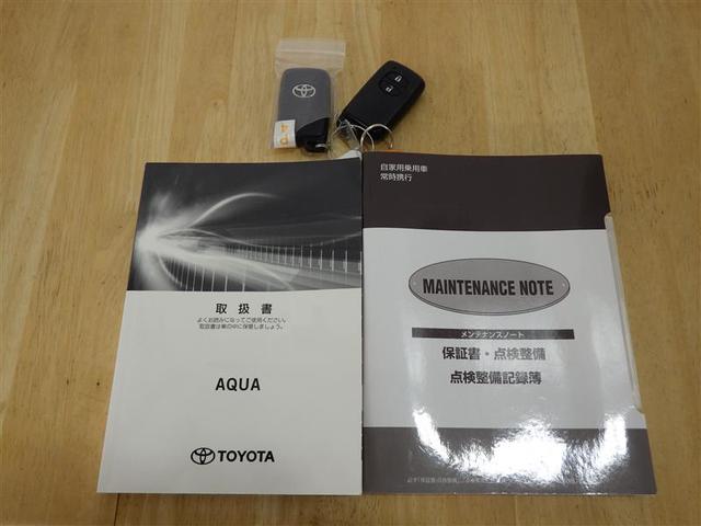 アクア Ｓスタイルブラック　フルセグ　メモリーナビ　ＤＶＤ再生　バックカメラ　衝突被害軽減システム　ＥＴＣ　ワンオーナー　盗難防止装置　ＣＤ　スマートキー　フル装備　エアバッグ　横滑り防止機能　ハイブリッド（28枚目）