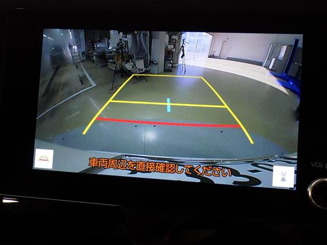 ノア Ｘ　メモリーナビ　ミュージックプレイヤー接続可　バックカメラ　衝突被害軽減システム　ドラレコ　電動スライドドア　ＬＥＤヘッドランプ　ウオークスルー　乗車定員７人　３列シート　ワンオーナー　フル装備（9枚目）