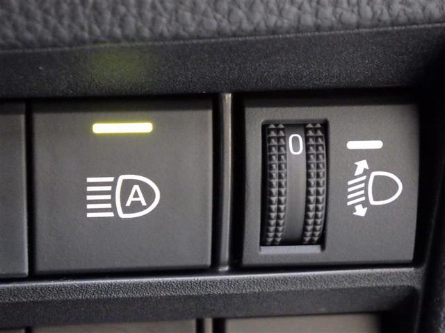 ノア Ｘ　メモリーナビ　ミュージックプレイヤー接続可　バックカメラ　衝突被害軽減システム　ドラレコ　電動スライドドア　ＬＥＤヘッドランプ　ウオークスルー　乗車定員７人　３列シート　ワンオーナー　フル装備（17枚目）