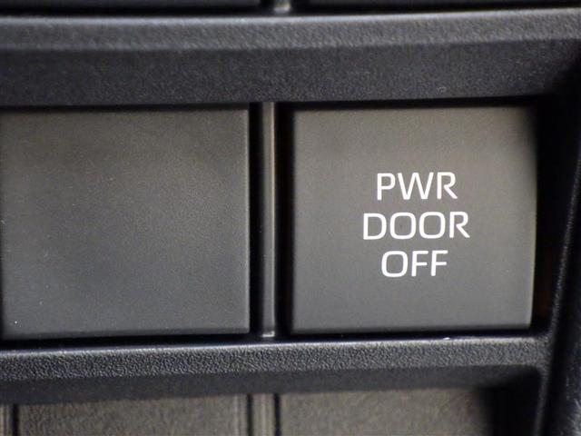 ノア Ｘ　メモリーナビ　ミュージックプレイヤー接続可　バックカメラ　衝突被害軽減システム　ドラレコ　電動スライドドア　ＬＥＤヘッドランプ　ウオークスルー　乗車定員７人　３列シート　ワンオーナー　フル装備（18枚目）