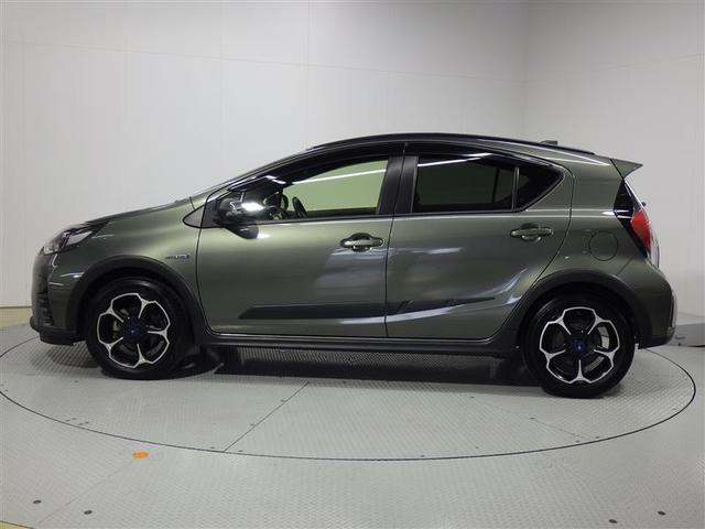 アクア クロスオーバー　グラム　フルセグ　メモリーナビ　ＤＶＤ再生　バックカメラ　衝突被害軽減システム　ＥＴＣ　ＬＥＤヘッドランプ　盗難防止装置　アルミホイール　ＣＤ　スマートキー　フル装備　エアバッグ　横滑り防止機能　ハイブリッド（2枚目）